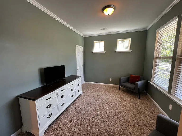 3251 Leighton Blvd — Photo 2