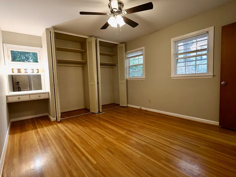 536 Edgecrest Cir — Photo 12