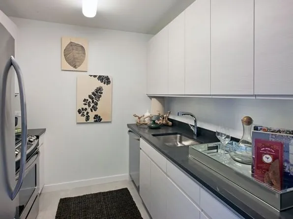 5-11 47th Avenue image 2 of 4