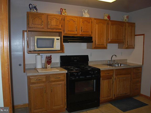 3rd image of 7042 Grays Ave