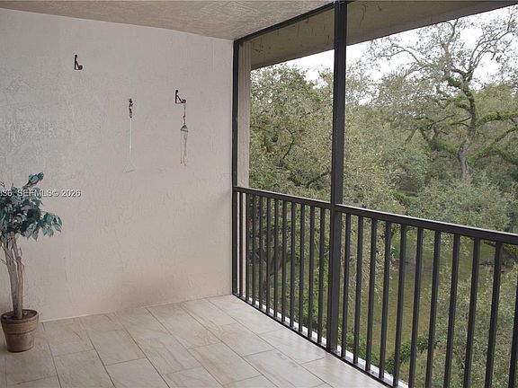 4th image of 461 Ives Dairy Rd APT 404-2