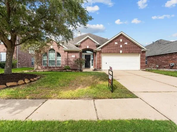 8817 Sunforest Ln, Pearland, TX 77584