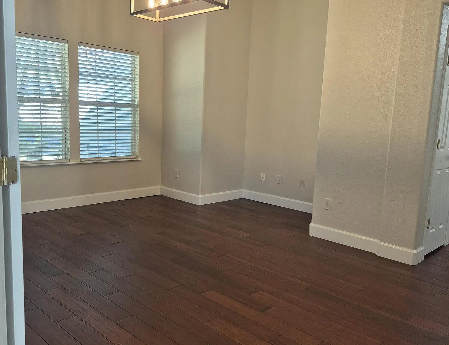 3 bed, 2.0 bath, 1926 sqft, $2,200 — Photo 4
