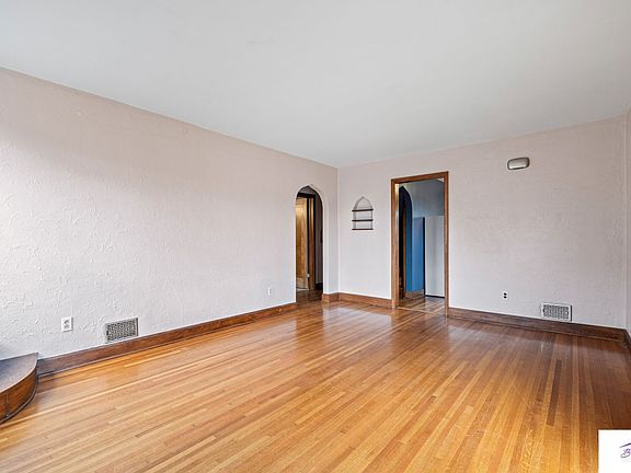 4th image of 8512 Wirt St