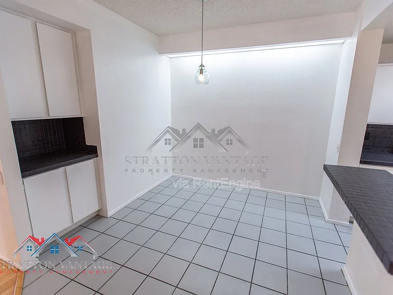 2035 S Elm St #110 — Photo 10