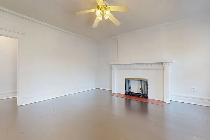 918 E. Hyde Park Boulevard — Photo 14