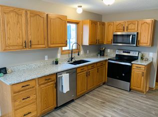 2913 Shadow Creek Ln, Des Moines, IA 50320