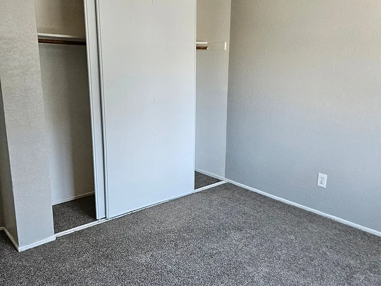 12 Sharon Dr — Photo 2