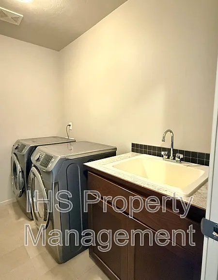 5814 Sidon Ln — Photo 13