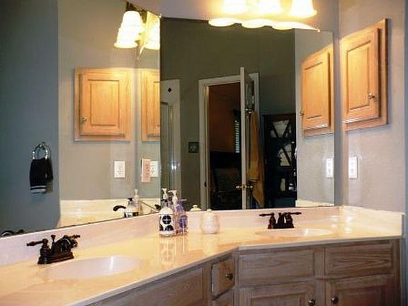 4th image of 1123 Shady Oaks Ct