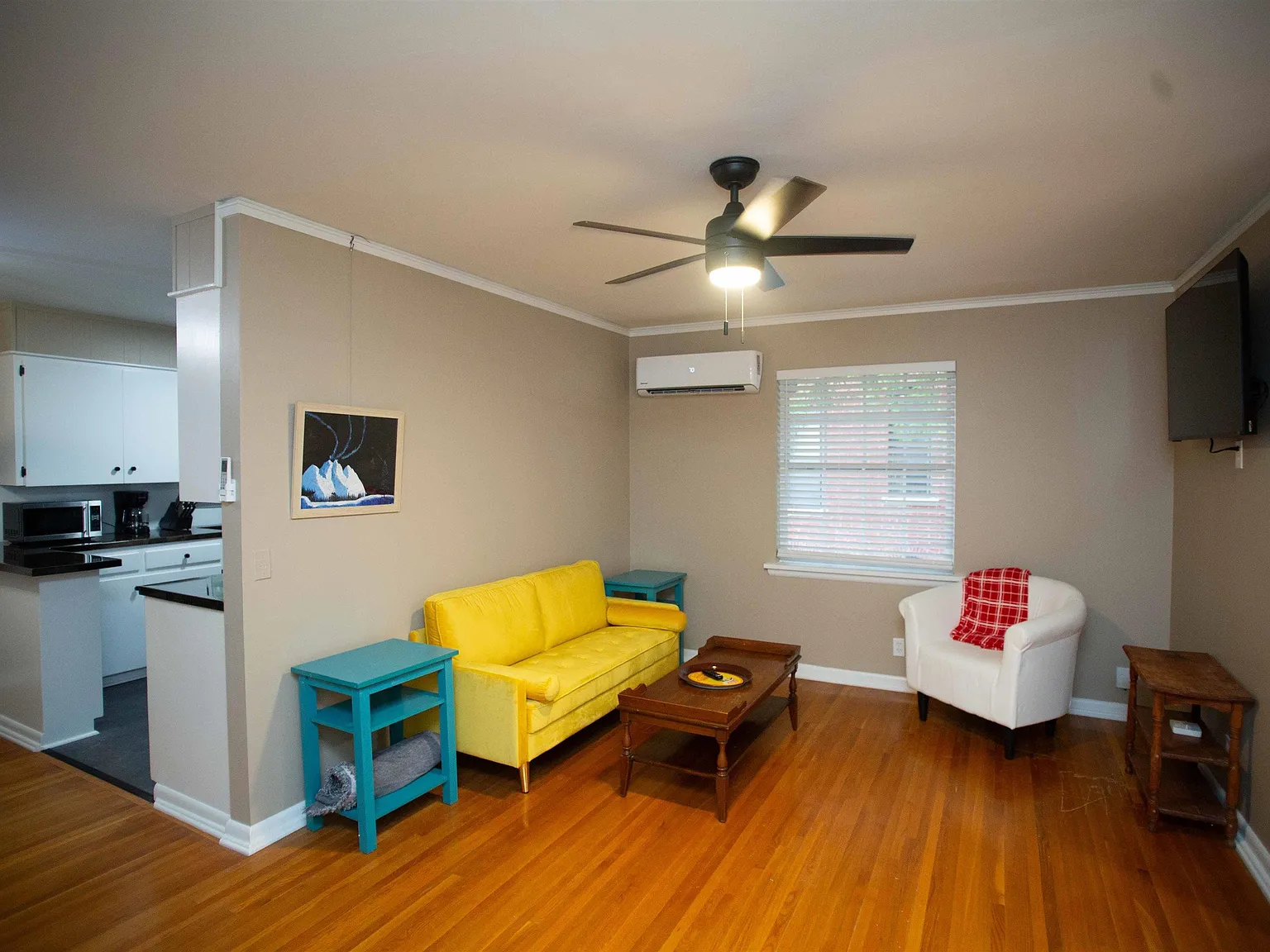 1 bed, 1.0 bath, 952 sqft, $1,595 — Photo 2