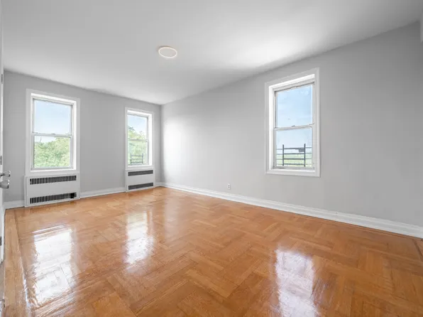 7714 Bay Parkway image 3 of 9