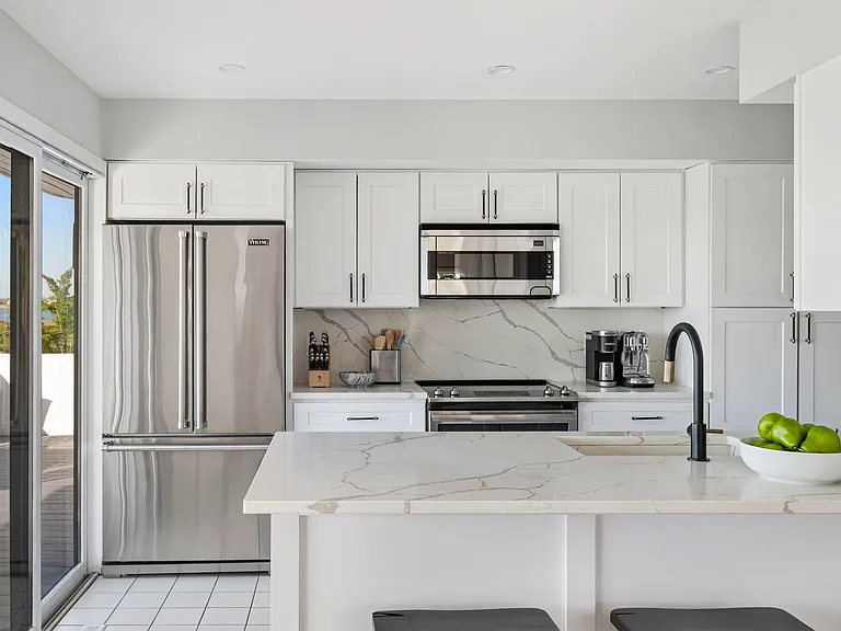 88 Dune Rd — Photo 33