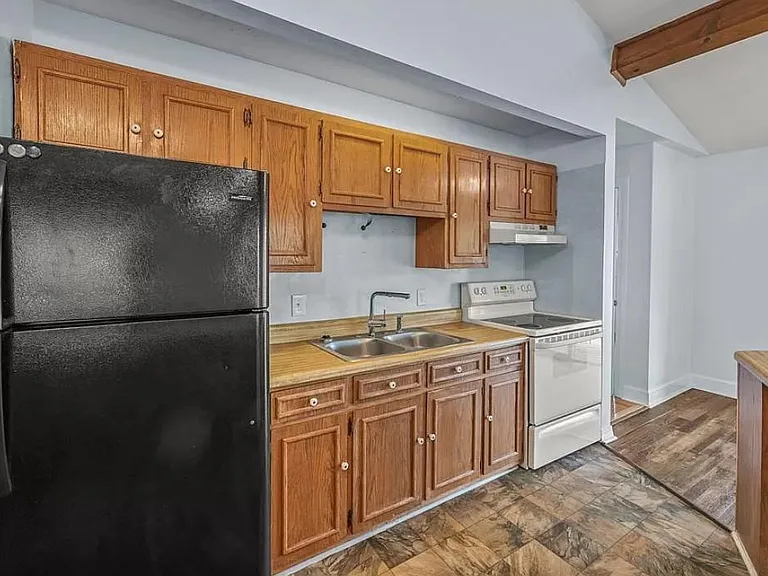 258 Idlewild Dr — Photo 10