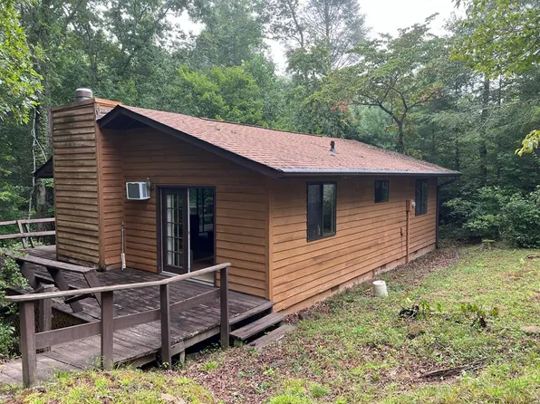 22 Potters Ln, Murphy, NC 28906
