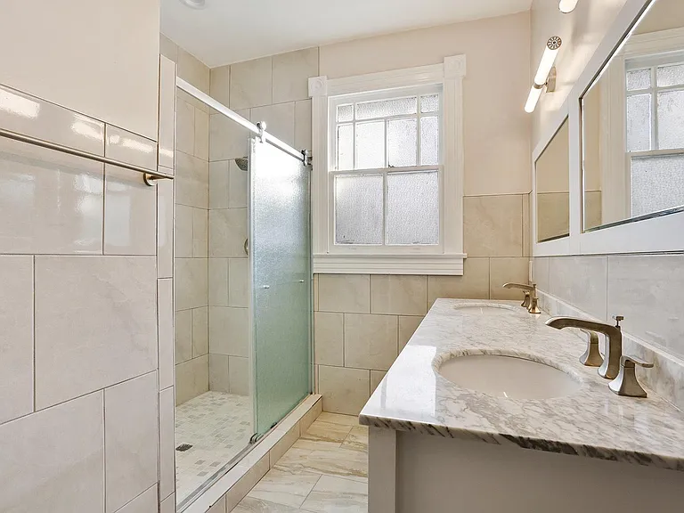 2735 Octavia St #A — Photo 3