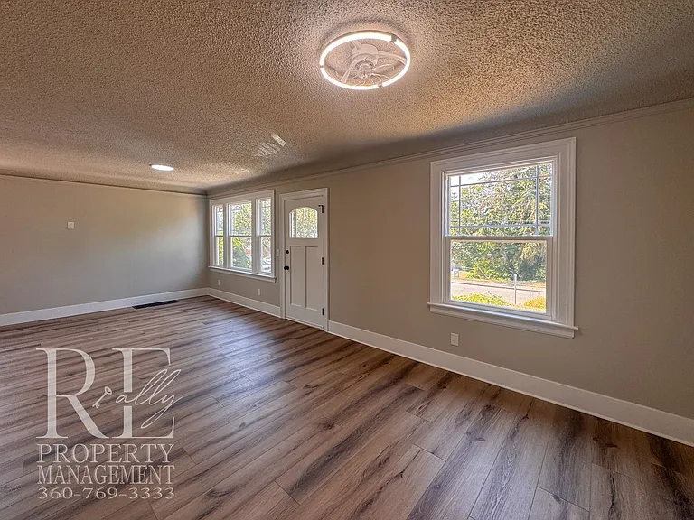 1005 Sidney Ave — Photo 9