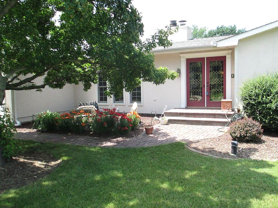 1st image of 60957 Carriage Dr