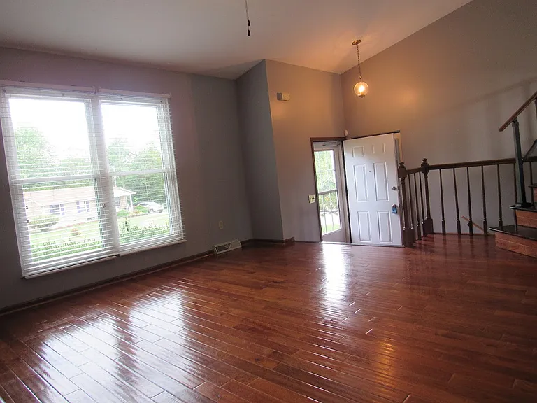 696 Cottonwood Dr — Photo 4