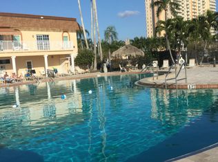 4900 Brittany Dr S APT 305, Saint Petersburg, FL 33715