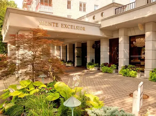 245-30 Grand Central Parkway image 1 of 5