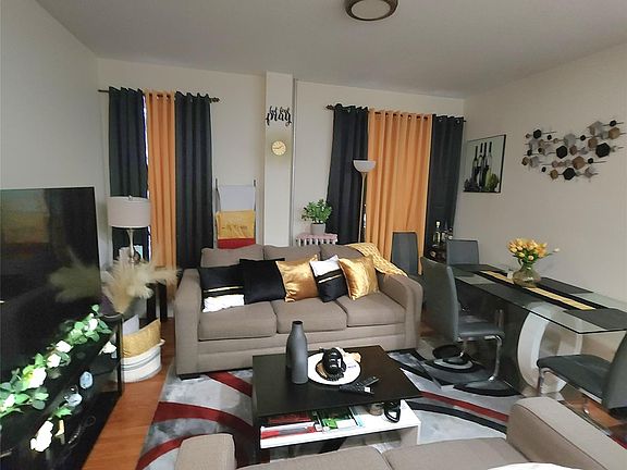 3rd image of 735 E 93rd Street