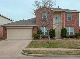 512 Richmond Park Ln, Fort Worth, TX 76140