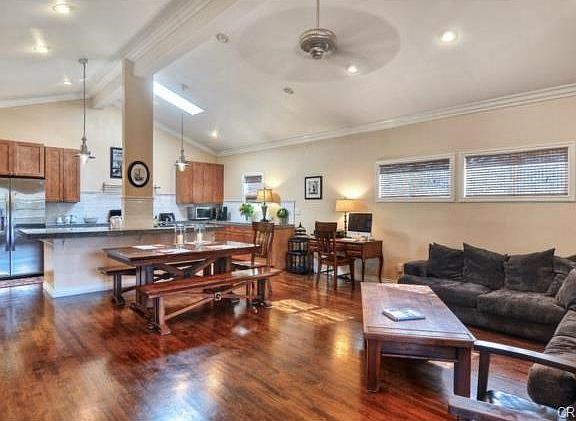2nd image of 321 Colleen Pl
