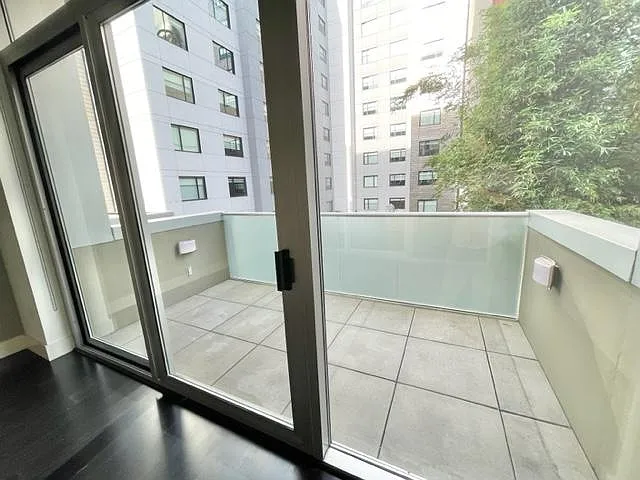 188 King St #304 — Photo 17