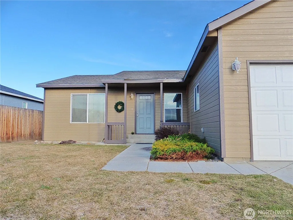4 bed, 1600 sqft, $2,150 — Photo 2