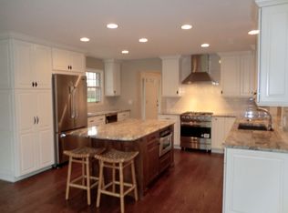 180 Glamis Ln #126, Inverness, IL 60067