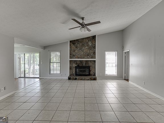 4th image of 900 Pawnee Pl