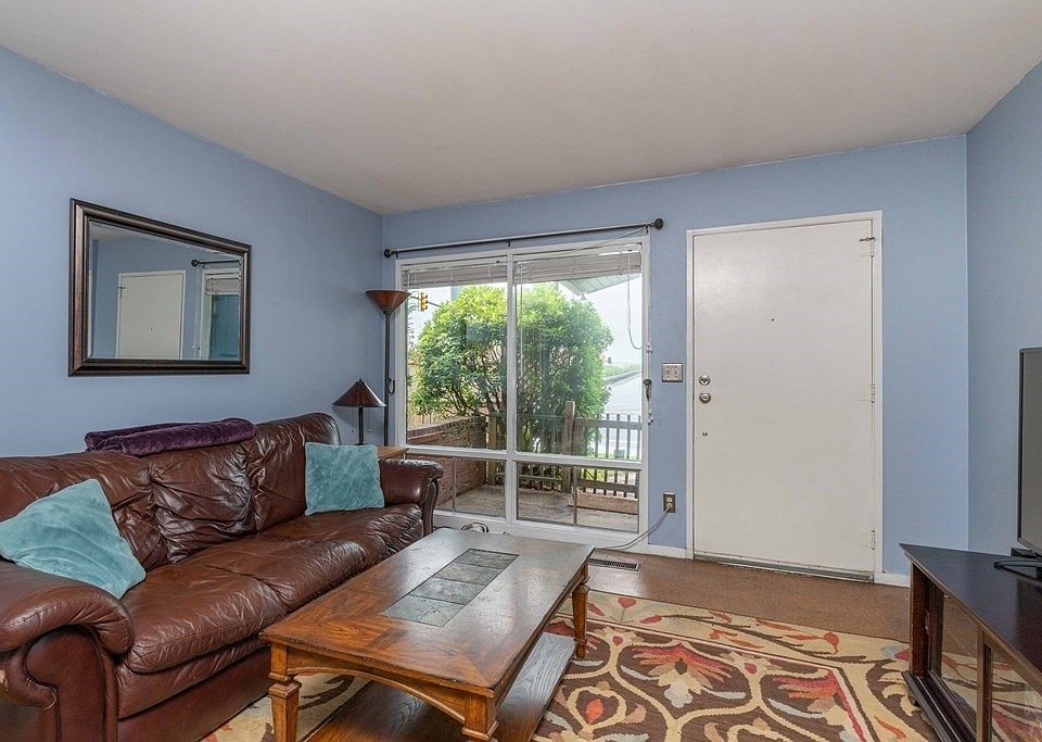 392 Bridge St, Northampton, MA 01060 Zillow