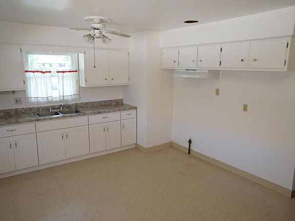 3rd image of 8946 W Grantosa Dr