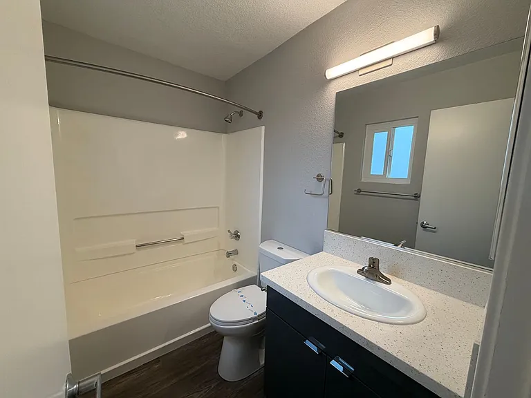 The James Apartments — Photo 103