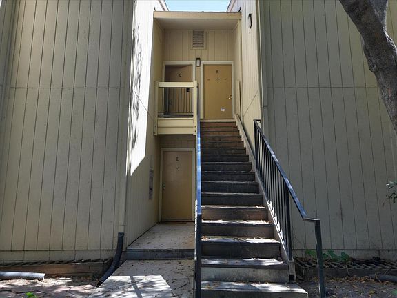2nd image of 984 Kiely Blvd Unit G