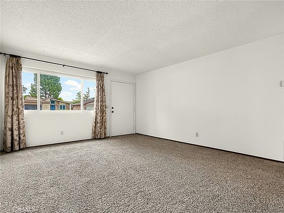 5th image of 1745 Kings Dr