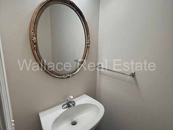 4th image of 10428 Victoria Dr APT A