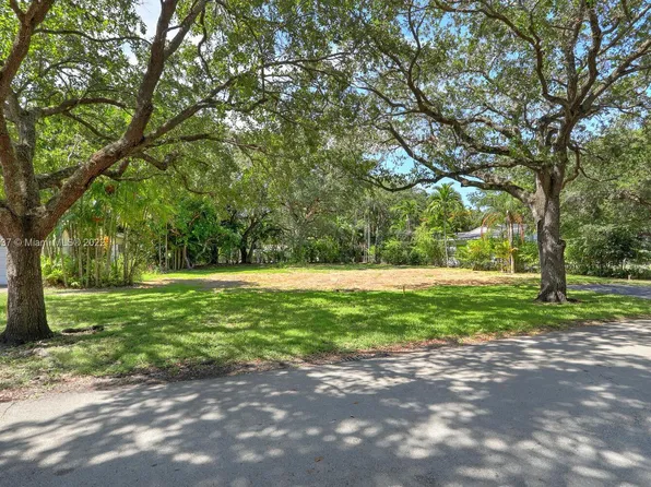 740 San Juan Dr, Coral Gables, FL 33143