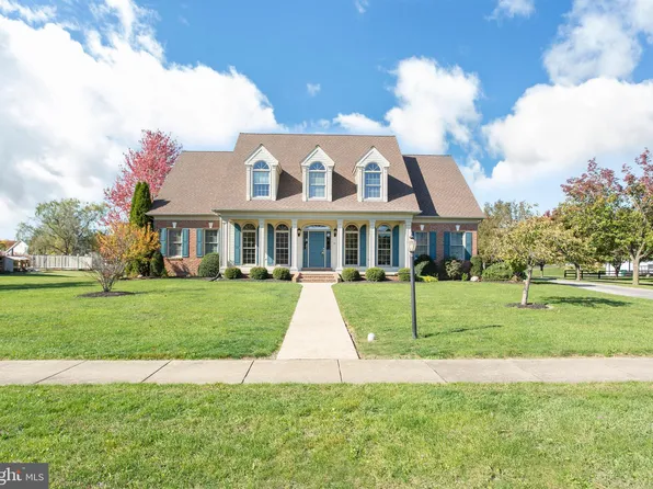 25 Dickinson Dr, Hanover, PA 17331