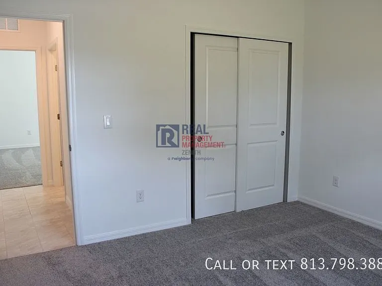 3911 N Maryland Ave — Photo 27
