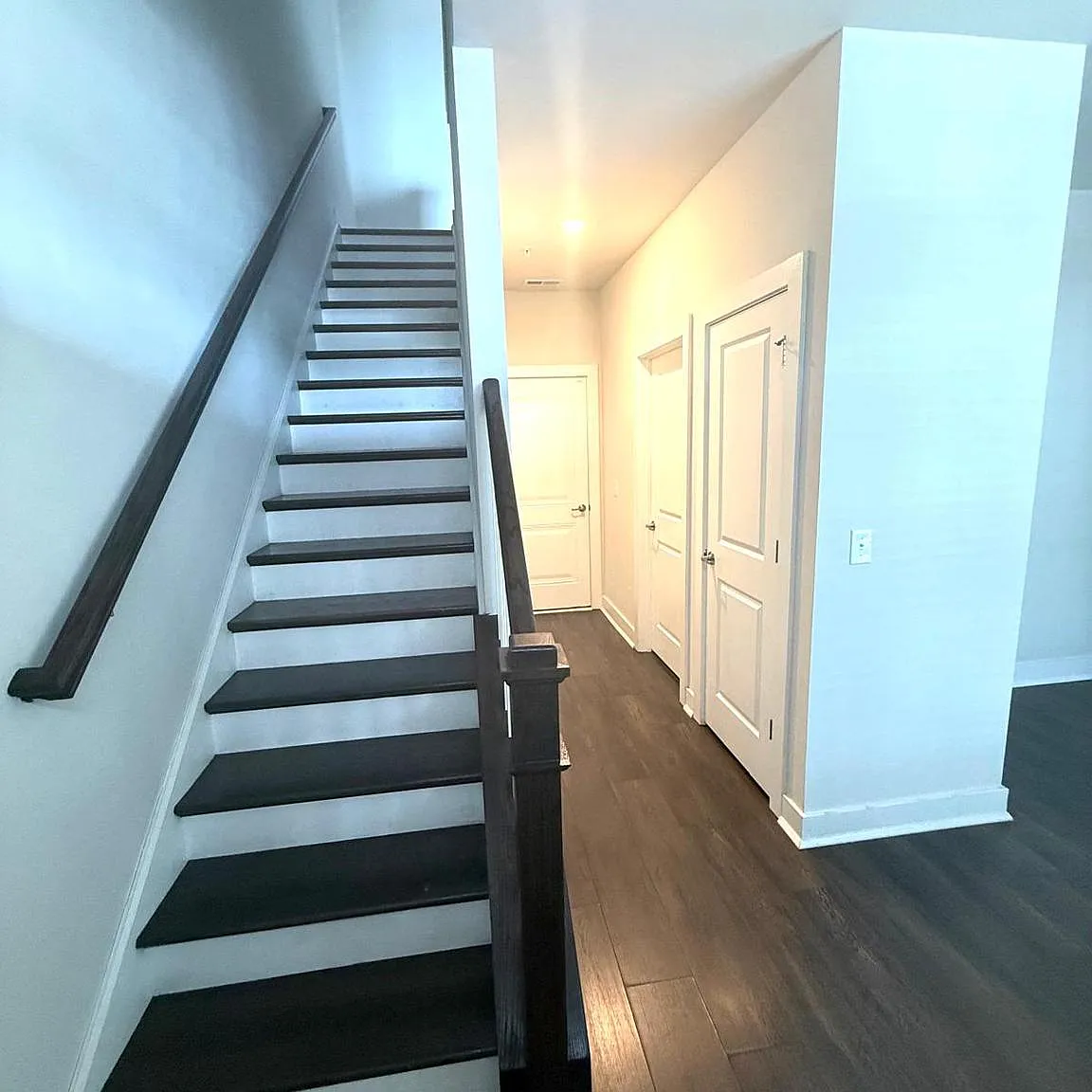 3 bed, 3.5 bath, 1868 sqft, $3,290 — Photo 3