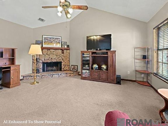 3rd image of 2514 Robin St