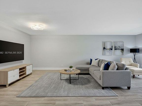 4th image of 380 Racquet Club Rd APT 105