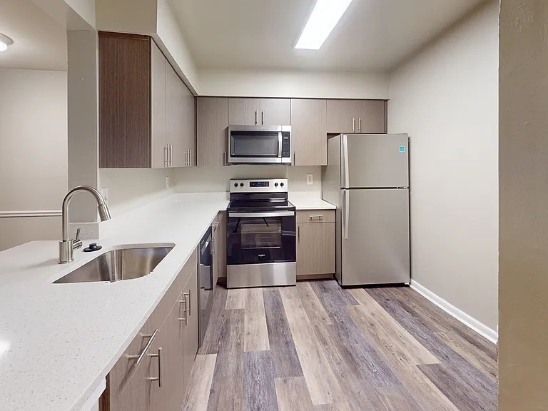 Canterbury Apartments — Photo 106