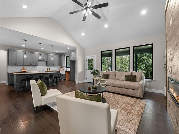 5th image of 654 Walkington Lane