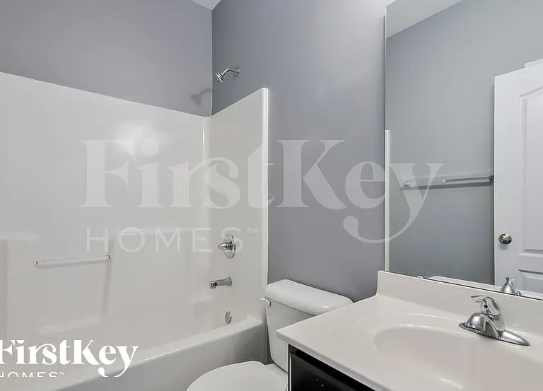 221 Lonepine Dr — Photo 13