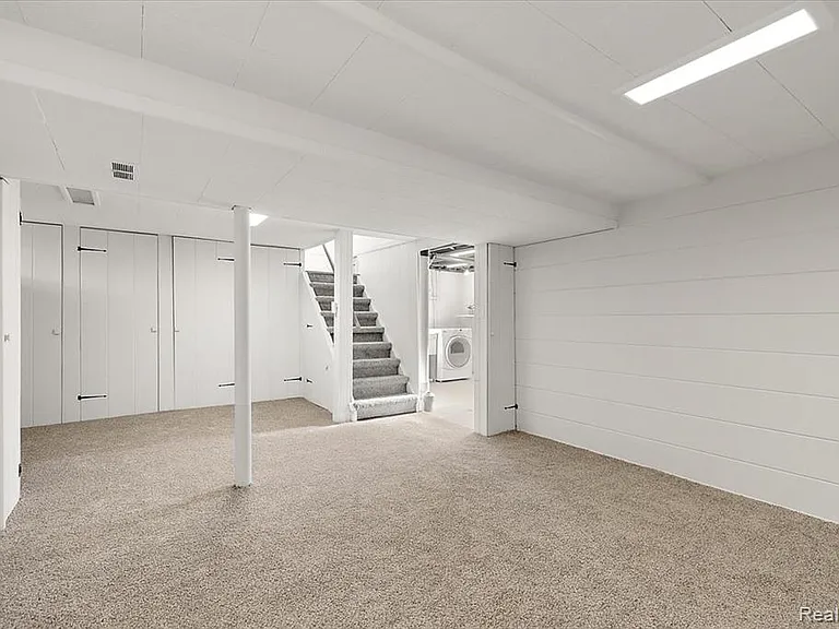 2136 Dorchester Rd — Photo 47