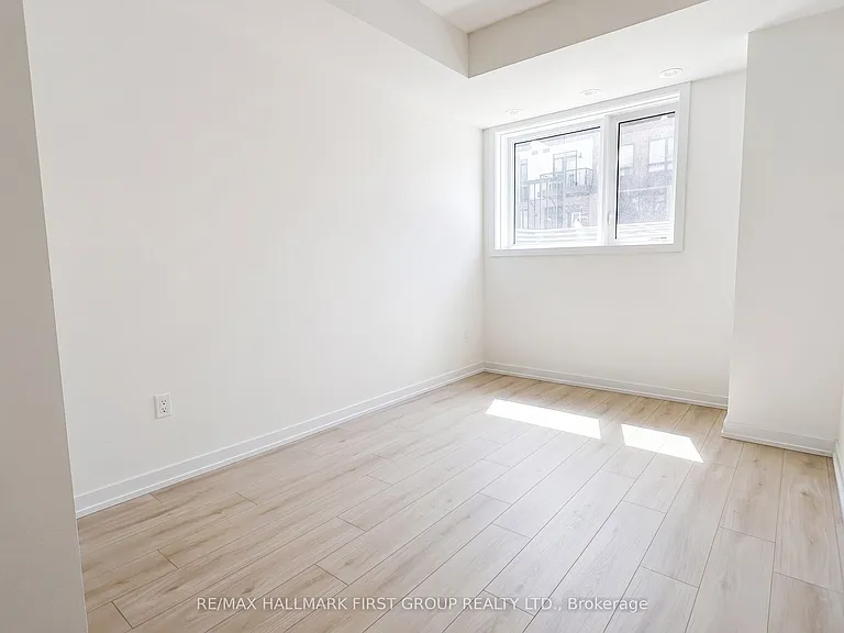 25 Palace St #P32 — Photo 15