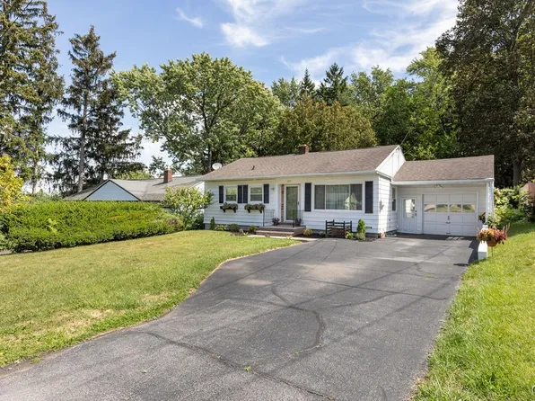 117 Foxboro Rd, Syracuse, NY 13224